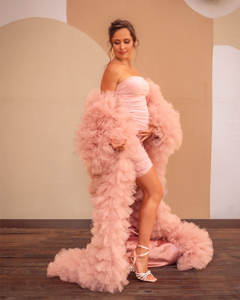Sexy Fashionable Pale Pink Fri - Women Fashion Photoshoot 评论和价格